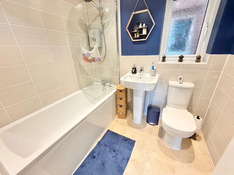 Longbank Court Rossmore